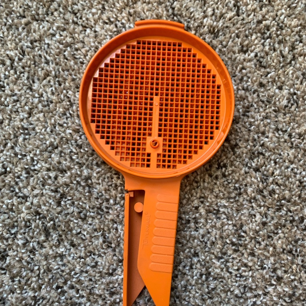 Tupperware Flour Sifter - Vintage Orange - Retro - Kitschy